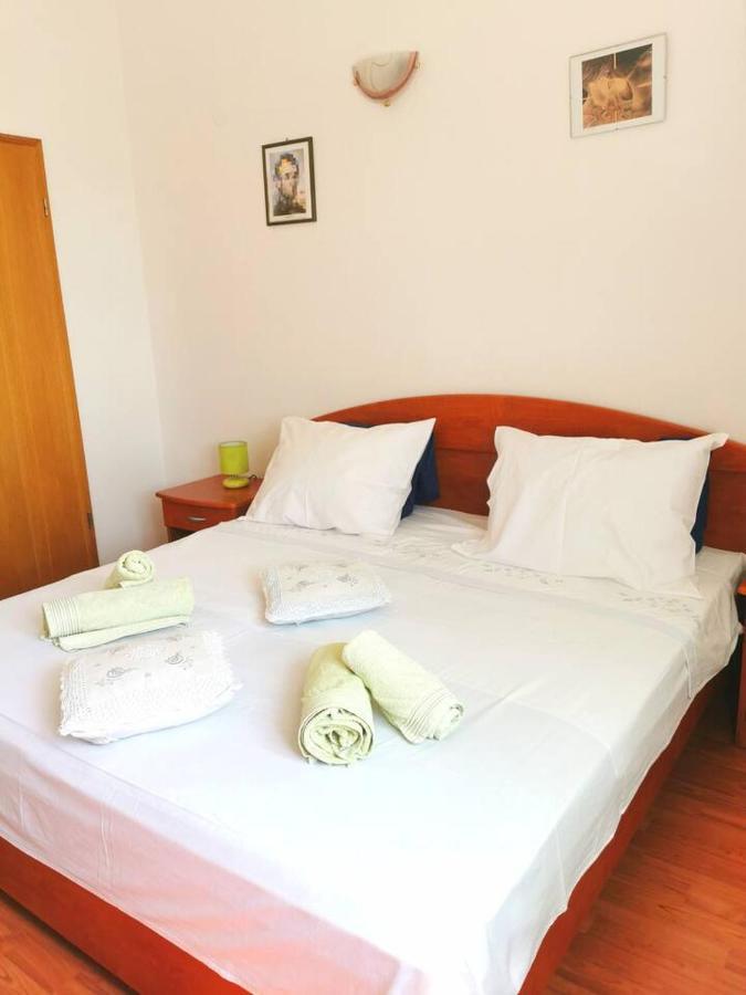 Apartment Biljana Bol Luaran gambar
